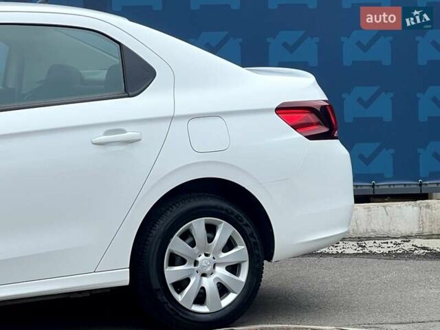 Пежо 301 2021 у Києві на Automoto.ua Білий Пежо 301, об'ємом двигуна 1.2 л та пробігом 97 тис. км за 7200 $, фото 17 на Automoto.ua