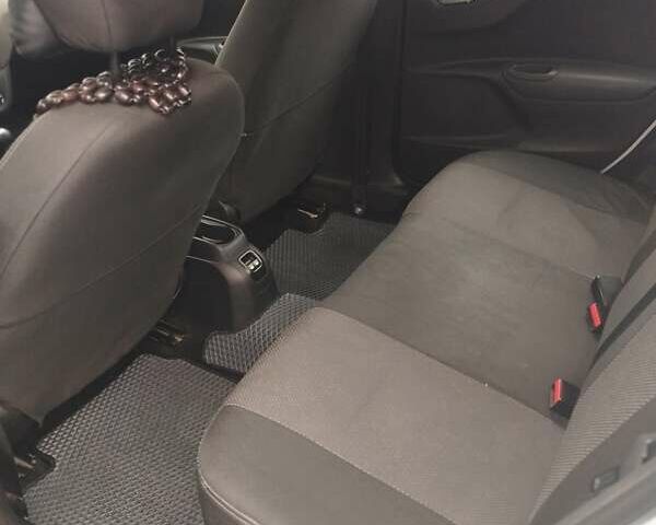 Белый Пежо 301, объемом двигателя 1.59 л и пробегом 171 тыс. км за 7200 $, фото 5 на Automoto.ua