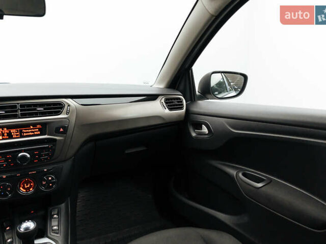 Белый Пежо 301, объемом двигателя 1.59 л и пробегом 76 тыс. км за 9683 $, фото 6 на Automoto.ua