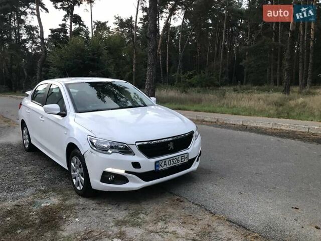 Білий Пежо 301, об'ємом двигуна 1.59 л та пробігом 46 тис. км за 7770 $, фото 1 на Automoto.ua