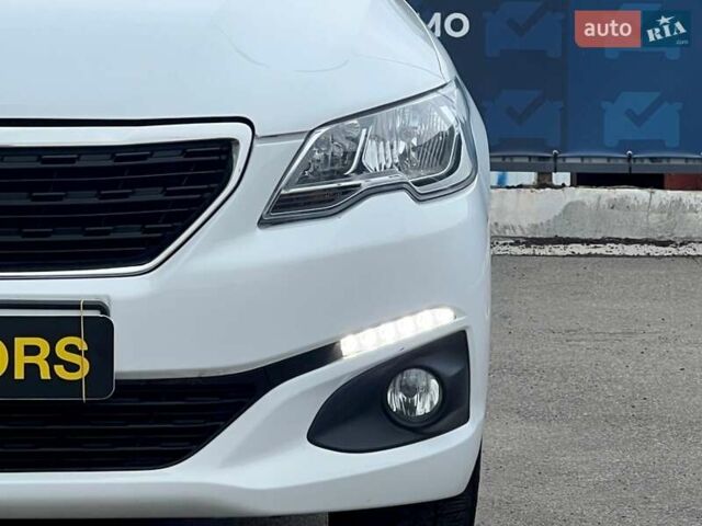 Пежо 301 2021 у Києві на Automoto.ua Білий Пежо 301, об'ємом двигуна 1.2 л та пробігом 97 тис. км за 7200 $, фото 7 на Automoto.ua