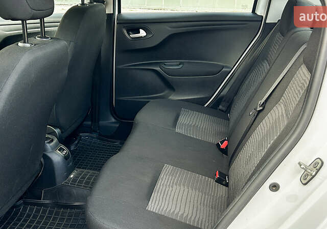 Белый Пежо 301, объемом двигателя 1.2 л и пробегом 77 тыс. км за 8551 $, фото 14 на Automoto.ua