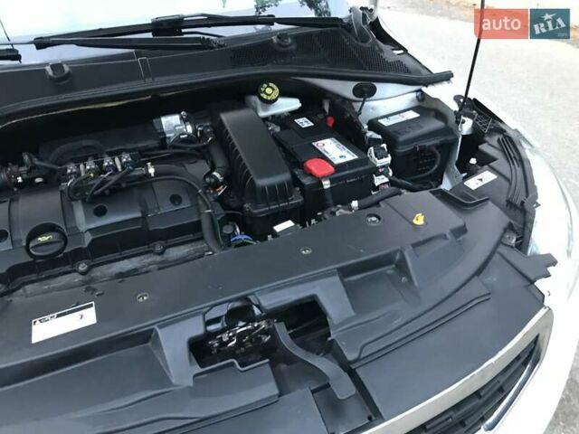 Білий Пежо 301, об'ємом двигуна 1.59 л та пробігом 46 тис. км за 7770 $, фото 6 на Automoto.ua