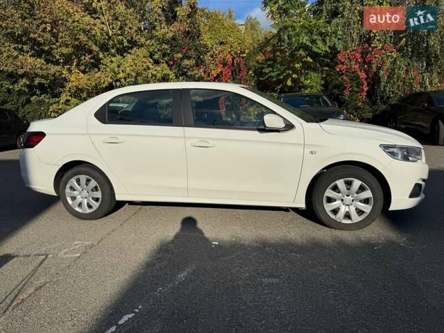 Пежо 301 2021 у Києві на Automoto.ua Білий Пежо 301, об'ємом двигуна 1.6 л та пробігом 53 тис. км за 9800 $, фото 6 на Automoto.ua