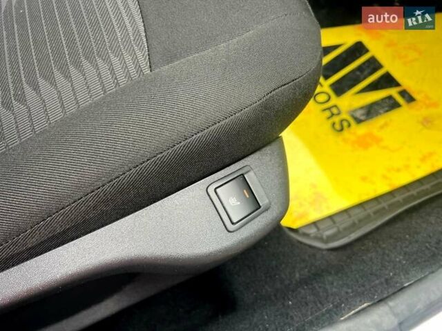 Пежо 301 2021 у Києві на Automoto.ua Білий Пежо 301, об'ємом двигуна 1.2 л та пробігом 97 тис. км за 7200 $, фото 48 на Automoto.ua