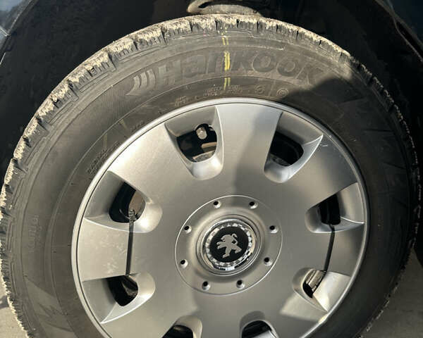 Чорний Пежо 301, об'ємом двигуна 1.2 л та пробігом 120 тис. км за 6400 $, фото 8 на Automoto.ua