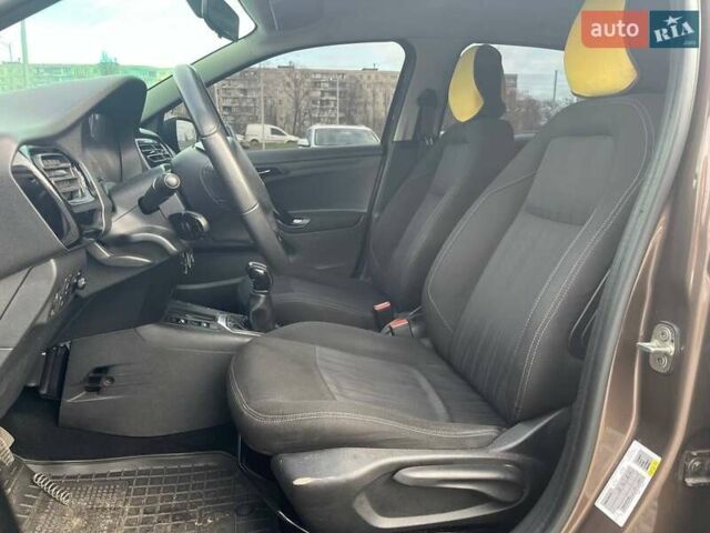 Коричневый Пежо 301, объемом двигателя 1.56 л и пробегом 181 тыс. км за 7990 $, фото 7 на Automoto.ua