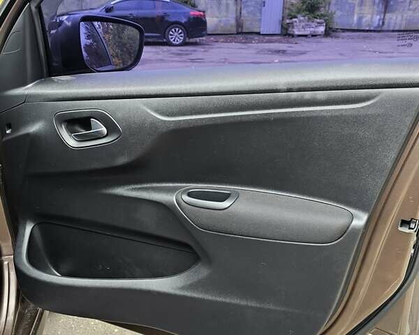 Пежо 301 2015 в Киеве на Automoto.ua Коричневый Пежо 301, объемом двигателя 1.2 л и пробегом 170 тыс. км за 5000 $, фото 25 на Automoto.ua