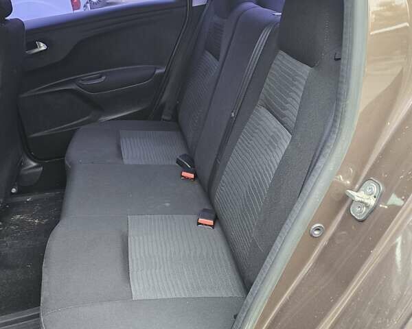 Пежо 301 2015 в Киеве на Automoto.ua Коричневый Пежо 301, объемом двигателя 1.2 л и пробегом 170 тыс. км за 5000 $, фото 17 на Automoto.ua