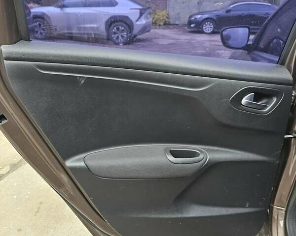 Пежо 301 2015 в Киеве на Automoto.ua Коричневый Пежо 301, объемом двигателя 1.2 л и пробегом 170 тыс. км за 5000 $, фото 22 на Automoto.ua