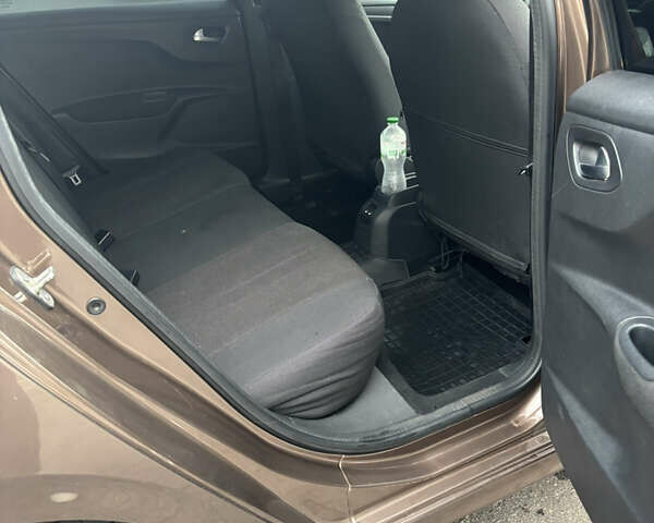 Коричневий Пежо 301, об'ємом двигуна 1.56 л та пробігом 112 тис. км за 8000 $, фото 9 на Automoto.ua