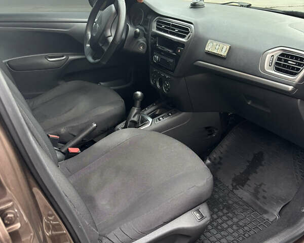 Коричневий Пежо 301, об'ємом двигуна 1.56 л та пробігом 112 тис. км за 8000 $, фото 8 на Automoto.ua