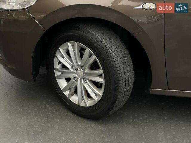 Пежо 301, объемом двигателя 1.2 л и пробегом 104 тыс. км за 8303 $, фото 7 на Automoto.ua