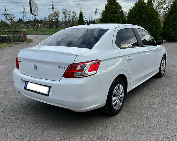 Пежо 301, объемом двигателя 1.2 л и пробегом 171 тыс. км за 6600 $, фото 2 на Automoto.ua