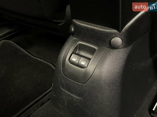 Пежо 301, объемом двигателя 1.2 л и пробегом 104 тыс. км за 8303 $, фото 19 на Automoto.ua