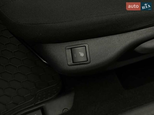 Пежо 301, объемом двигателя 1.2 л и пробегом 104 тыс. км за 8303 $, фото 13 на Automoto.ua