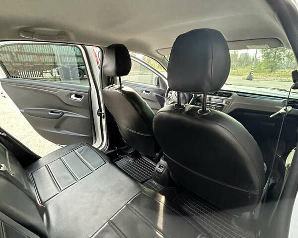 Пежо 301, объемом двигателя 1.59 л и пробегом 112 тыс. км за 7400 $, фото 10 на Automoto.ua