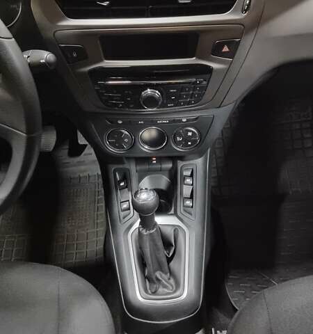 Пежо 301, объемом двигателя 1.59 л и пробегом 117 тыс. км за 8100 $, фото 7 на Automoto.ua