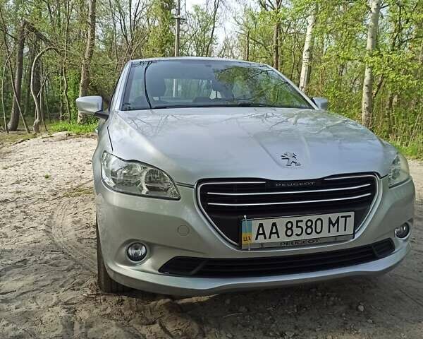 Сірий Пежо 301, об'ємом двигуна 1.2 л та пробігом 103 тис. км за 6900 $, фото 2 на Automoto.ua