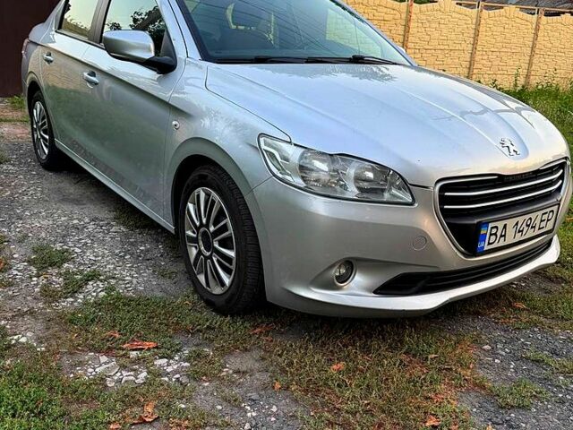 Сірий Пежо 301, об'ємом двигуна 1.6 л та пробігом 159 тис. км за 5500 $, фото 5 на Automoto.ua
