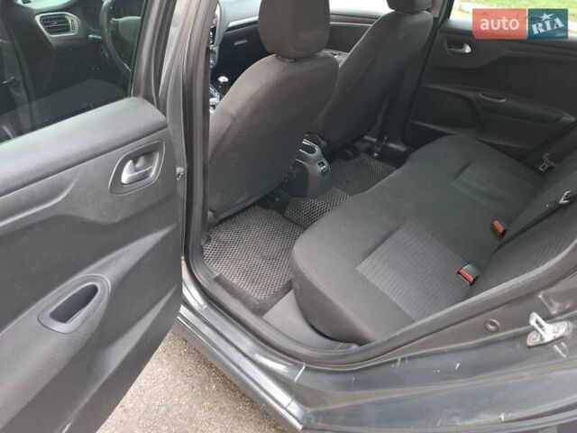 Сірий Пежо 301, об'ємом двигуна 1.56 л та пробігом 193 тис. км за 7999 $, фото 6 на Automoto.ua
