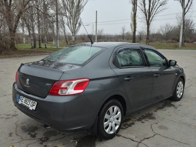 Серый Пежо 301, объемом двигателя 1.6 л и пробегом 110 тыс. км за 7200 $, фото 3 на Automoto.ua