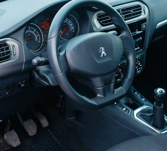 Серый Пежо 301, объемом двигателя 1.6 л и пробегом 32 тыс. км за 8200 $, фото 13 на Automoto.ua