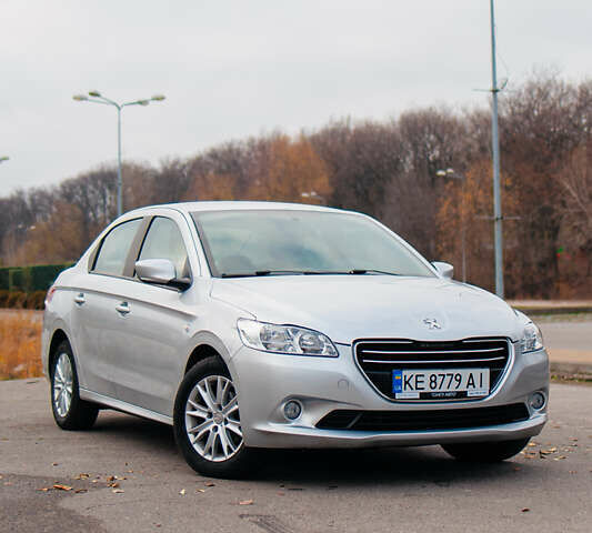 Серый Пежо 301, объемом двигателя 1.6 л и пробегом 32 тыс. км за 8200 $, фото 2 на Automoto.ua