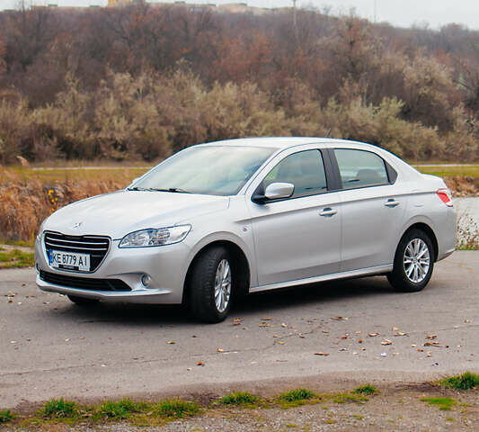 Серый Пежо 301, объемом двигателя 1.6 л и пробегом 32 тыс. км за 8200 $, фото 3 на Automoto.ua