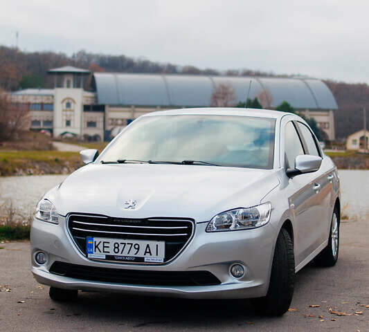 Серый Пежо 301, объемом двигателя 1.6 л и пробегом 32 тыс. км за 8200 $, фото 1 на Automoto.ua