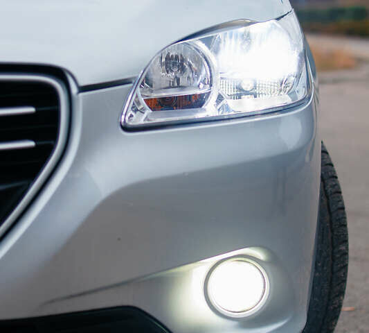 Серый Пежо 301, объемом двигателя 1.6 л и пробегом 32 тыс. км за 8200 $, фото 7 на Automoto.ua