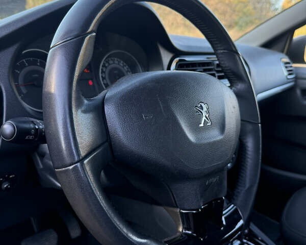 Сірий Пежо 301, об'ємом двигуна 1.59 л та пробігом 156 тис. км за 6200 $, фото 22 на Automoto.ua