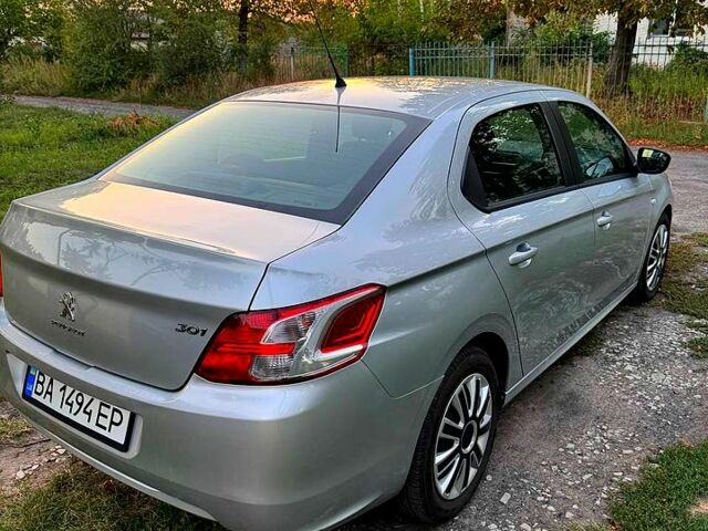 Сірий Пежо 301, об'ємом двигуна 1.6 л та пробігом 159 тис. км за 5500 $, фото 6 на Automoto.ua