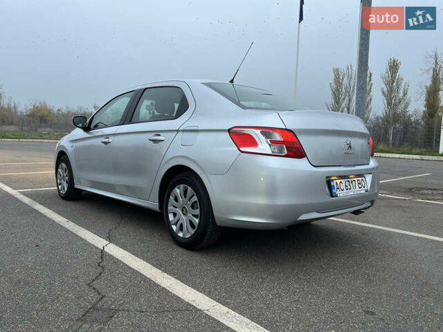 Сірий Пежо 301, об'ємом двигуна 1.2 л та пробігом 144 тис. км за 6200 $, фото 2 на Automoto.ua