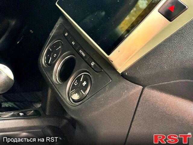 Пежо 301 2014 в Ахтырке на Automoto.ua Серый Пежо 301, объемом двигателя 1.6 л и пробегом 159 тыс. км за 5590 $, фото 7 на Automoto.ua