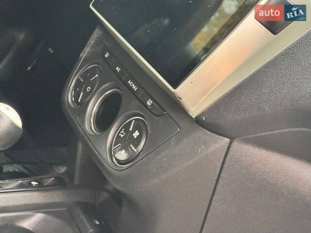 Пежо 301 2014 в Ахтырке на Automoto.ua Серый Пежо 301, объемом двигателя 1.56 л и пробегом 159 тыс. км за 5590 $, фото 13 на Automoto.ua