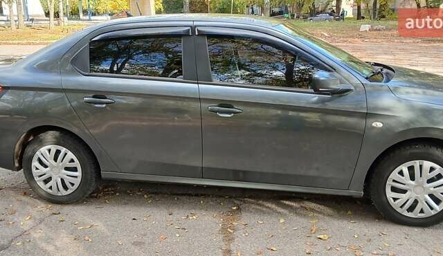Пежо 301 2014 у Желтых Водах на Automoto.ua Сірий Пежо 301, об'ємом двигуна 1.56 л та пробігом 132 тис. км за 6500 $, фото 3 на Automoto.ua