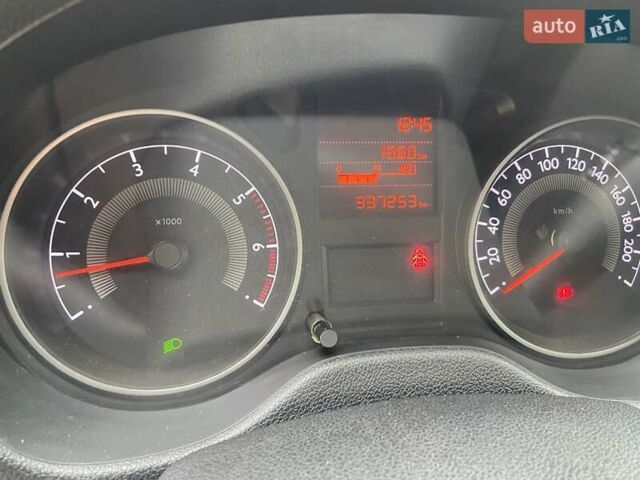 Серый Пежо 301, объемом двигателя 1.6 л и пробегом 340 тыс. км за 5999 $, фото 6 на Automoto.ua