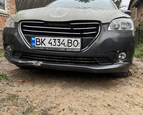 Пежо 301 2015 в Ровно на Automoto.ua Серый Пежо 301, объемом двигателя 1.2 л и пробегом 124 тыс. км за 5500 $, фото 4 на Automoto.ua