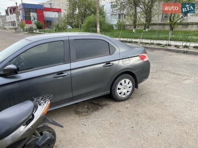 Серый Пежо 301, объемом двигателя 1.6 л и пробегом 340 тыс. км за 5999 $, фото 2 на Automoto.ua