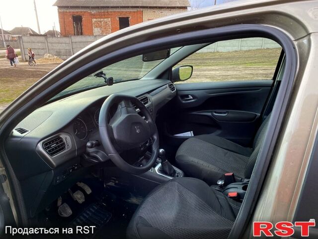 Серый Пежо 301, объемом двигателя 1.2 л и пробегом 74 тыс. км за 8000 $, фото 3 на Automoto.ua