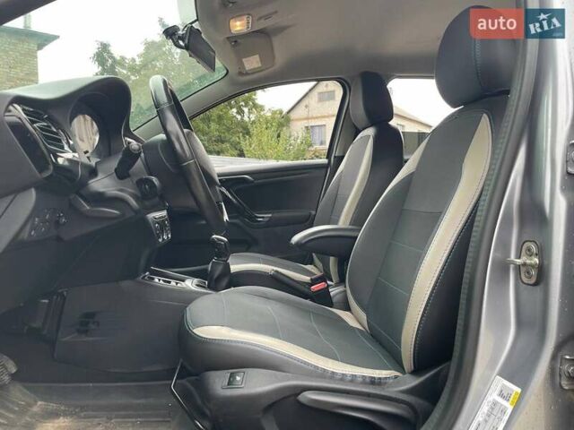 Пежо 301 2018 у Києві на Automoto.ua Сірий Пежо 301, об'ємом двигуна 1.56 л та пробігом 118 тис. км за 9890 $, фото 8 на Automoto.ua