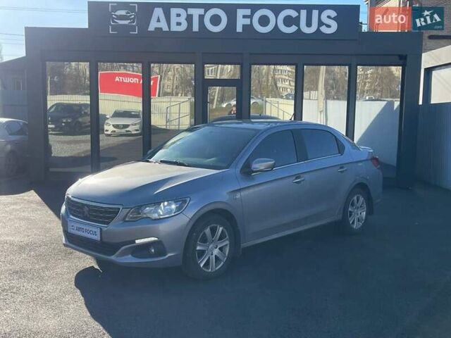 Сірий Пежо 301, об'ємом двигуна 1.56 л та пробігом 122 тис. км за 9490 $, фото 3 на Automoto.ua