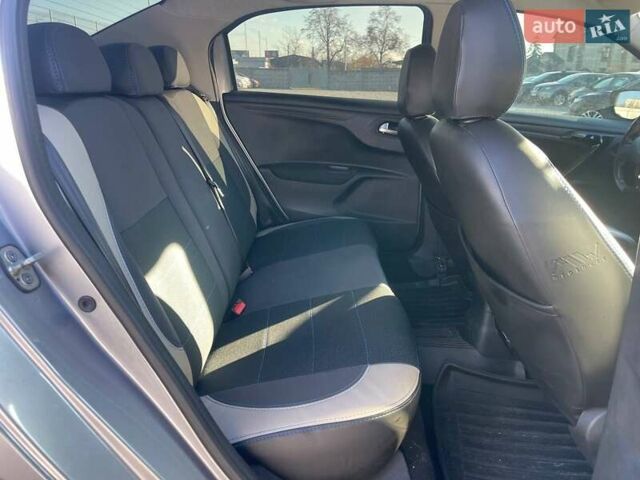 Сірий Пежо 301, об'ємом двигуна 1.56 л та пробігом 122 тис. км за 9490 $, фото 10 на Automoto.ua