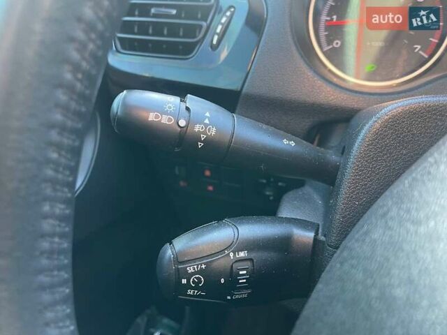 Сірий Пежо 301, об'ємом двигуна 1.56 л та пробігом 122 тис. км за 9490 $, фото 17 на Automoto.ua