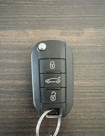 Сірий Пежо 301, об'ємом двигуна 1.59 л та пробігом 54 тис. км за 12900 $, фото 23 на Automoto.ua