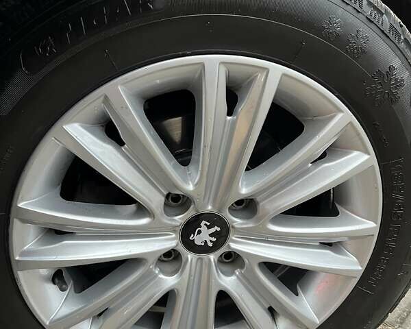 Сірий Пежо 301, об'ємом двигуна 1.59 л та пробігом 54 тис. км за 12900 $, фото 6 на Automoto.ua