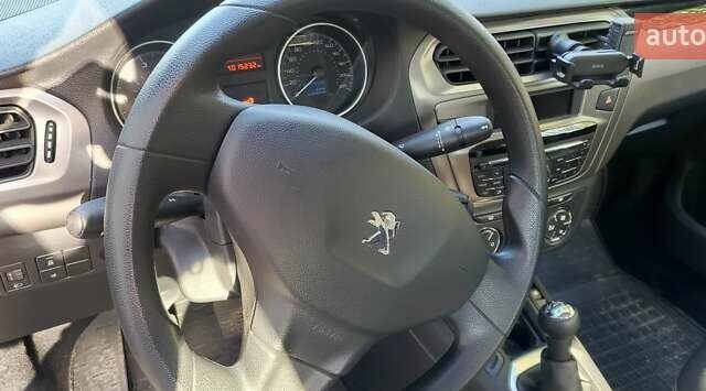 Пежо 301 2020 в Виннице на Automoto.ua Серый Пежо 301, объемом двигателя 1.59 л и пробегом 15 тыс. км за 12000 $, фото 2 на Automoto.ua