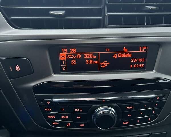 Сірий Пежо 301, об'ємом двигуна 1.59 л та пробігом 54 тис. км за 12900 $, фото 12 на Automoto.ua
