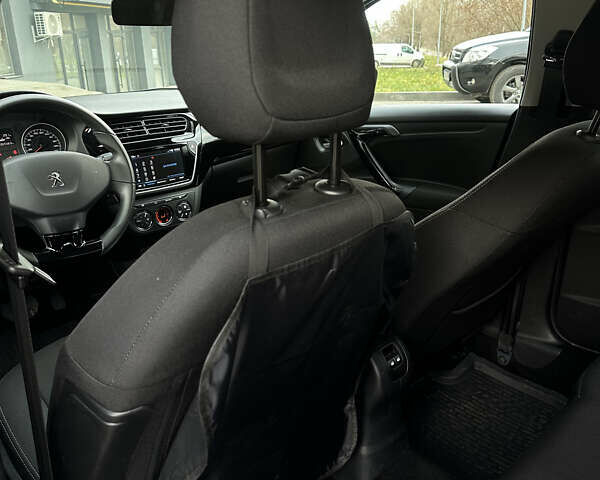 Серый Пежо 301, объемом двигателя 1.59 л и пробегом 66 тыс. км за 13000 $, фото 14 на Automoto.ua